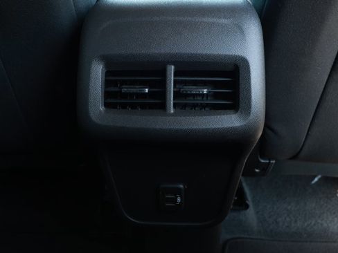 Used 2024 Chevrolet Equinox LT image 28