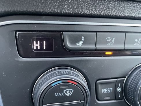 Used 2019 Volkswagen Atlas SE w/ Towing Package image 27