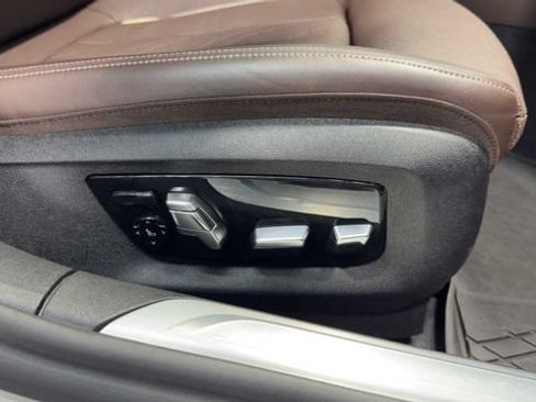 Used 2019 BMW 750i w/ Autobahn Package RWD image 14