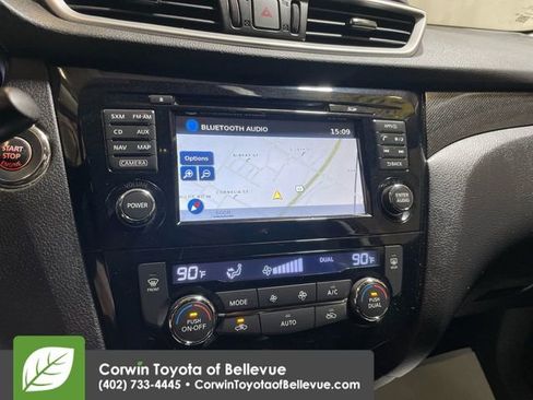 Used 2015 Nissan Rogue SL w/ SL Premium Package image 16