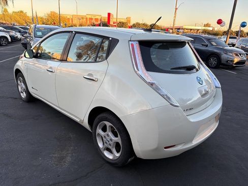 Used 2011 Nissan Leaf SL image 6