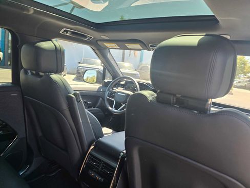 Used 2025 Land Rover Range Rover Sport SE image 15