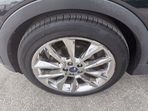 Used 2016 Ford Escape SE w/ SE Chrome Package FWD image 24