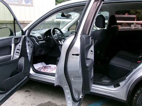 Used 2018 Subaru Forester 2.5i w/ Alloy Wheel Package AWD/4WD image 13