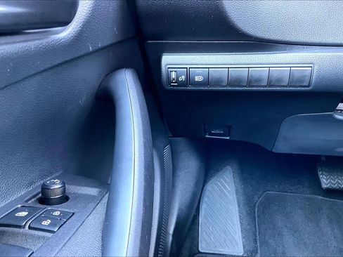 Used 2026 Toyota Corolla LE w/ LE Premium Package FWD image 32