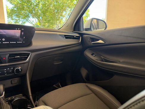 Used 2025 Buick Encore GX Preferred image 29