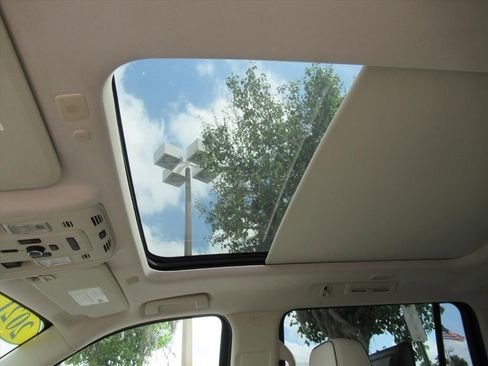 Used 2021 GMC Yukon XL Denali w/ Denali Premium Package RWD image 17