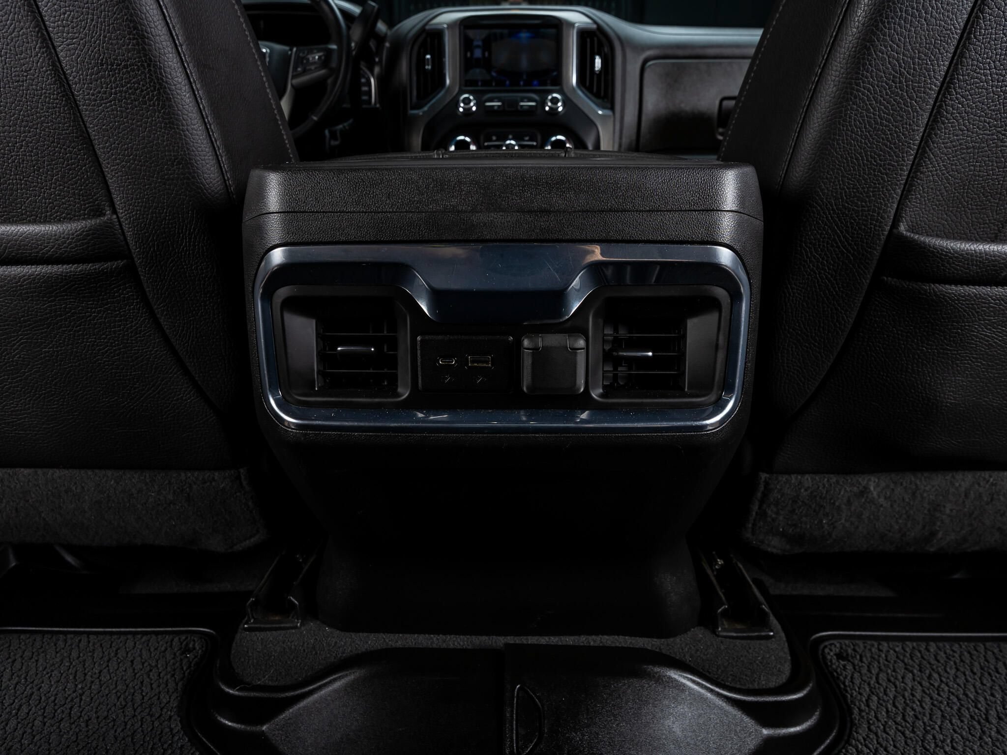 Used 2022 GMC Sierra 2500 Denali w/ Denali Black Diamond Edition AWD/4WD image 33