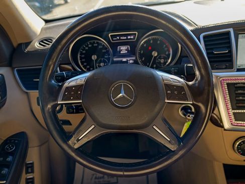 Used 2013 Mercedes-Benz GL 450 4MATIC image 17