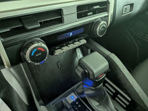 Used 2024 Toyota Tacoma TRD Off-Road image 24