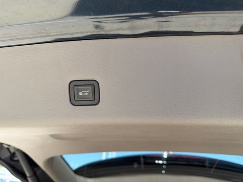 Used 2019 Chevrolet Traverse LT w/ LPO, Floor Liner Package AWD/4WD image 14