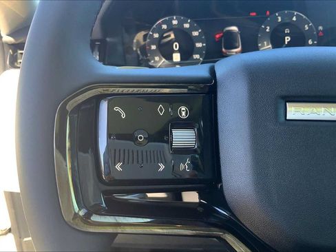 Used 2025 Land Rover Range Rover Evoque Dynamic SE AWD/4WD image 23