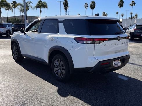 Certified 2024 Nissan Pathfinder S image 6