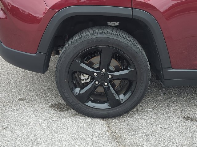 Used 2025 Jeep Grand Cherokee Altitude AWD/4WD image 34