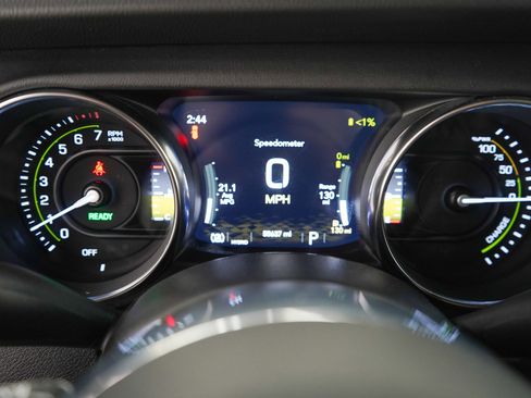 Used 2021 Jeep Wrangler Unlimited Sahara w/ Dual Top Group image 25