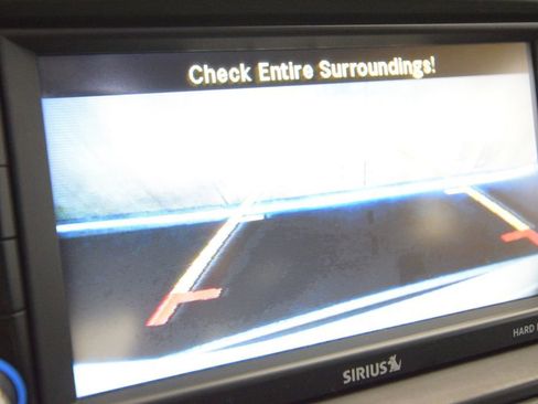 Used 2012 Chrysler Town & Country Touring image 23