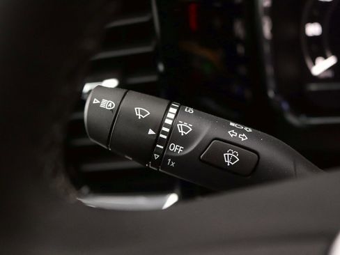 New 2025 GMC Sierra 1500 SLE image 23