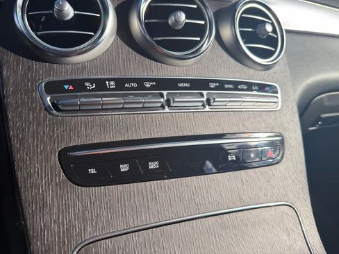 Certified 2022 Mercedes-Benz GLC 300 4MATIC w/ Premium Package Lite image 23
