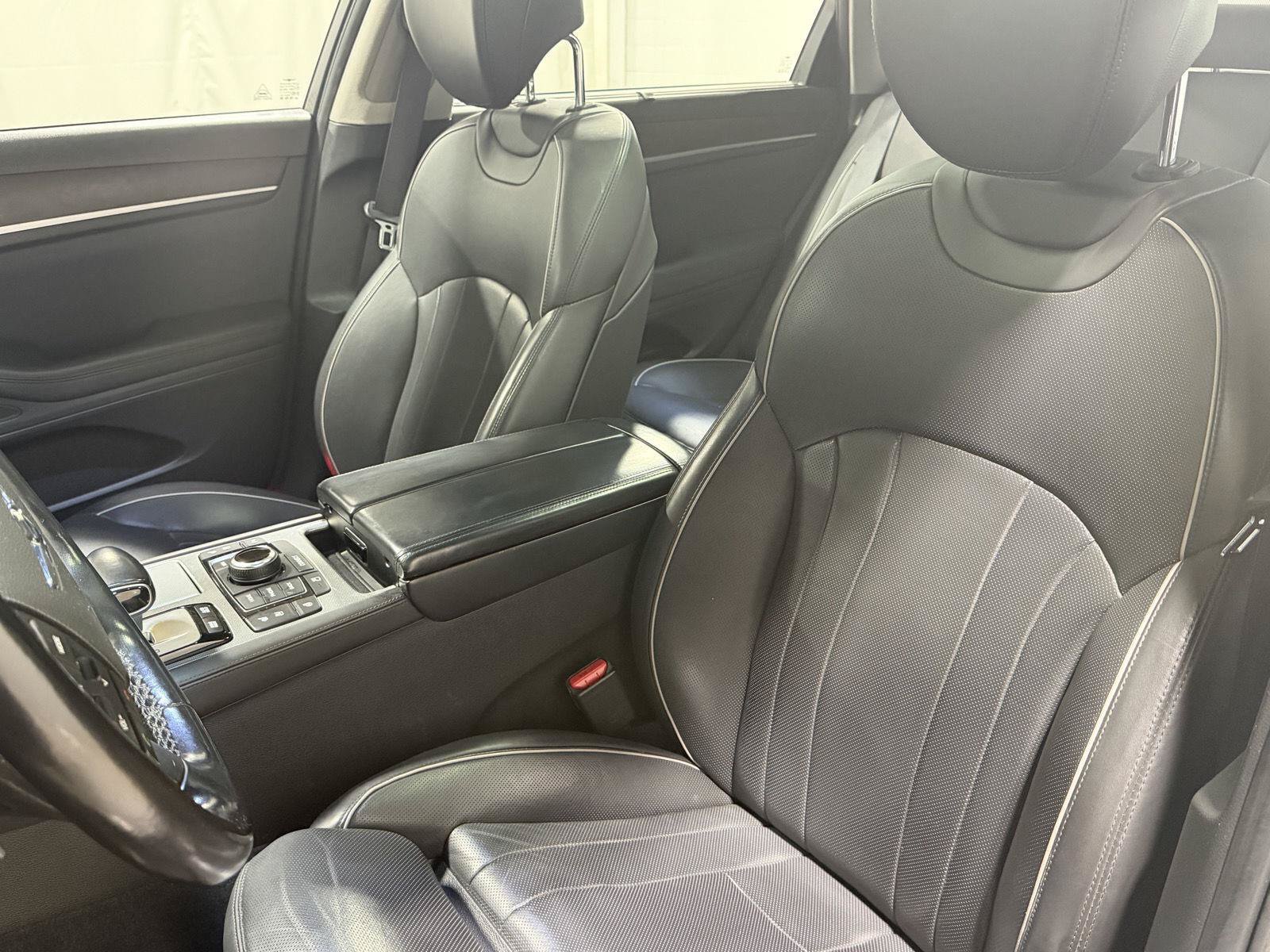 Used 2019 Genesis G80 3.8 w/ Ultimate Package 03 AWD/4WD image 3