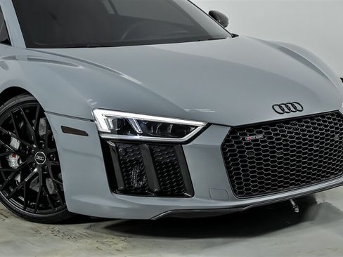 Used 2018 Audi R8 V10 plus AWD/4WD image 3