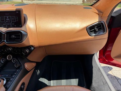 Used 2023 Aston Martin V8 Vantage Coupe RWD image 41