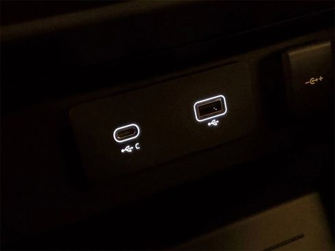 Used 2024 Land Rover Defender 130 X image 24