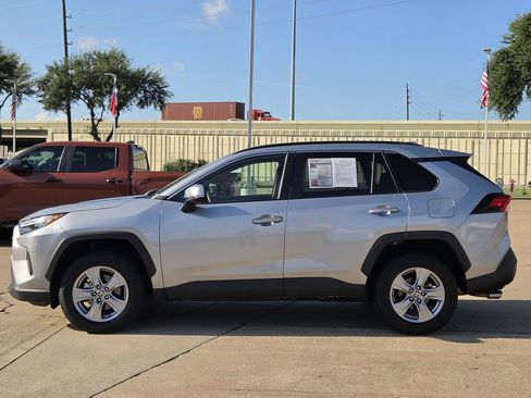 Used 2025 Toyota RAV4 XLE FWD image 6