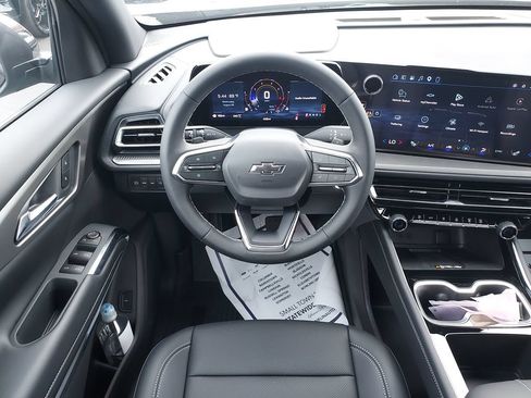 New 2027 Chevrolet Traverse LT w/ Midnight/Sport Edition AWD/4WD image 16
