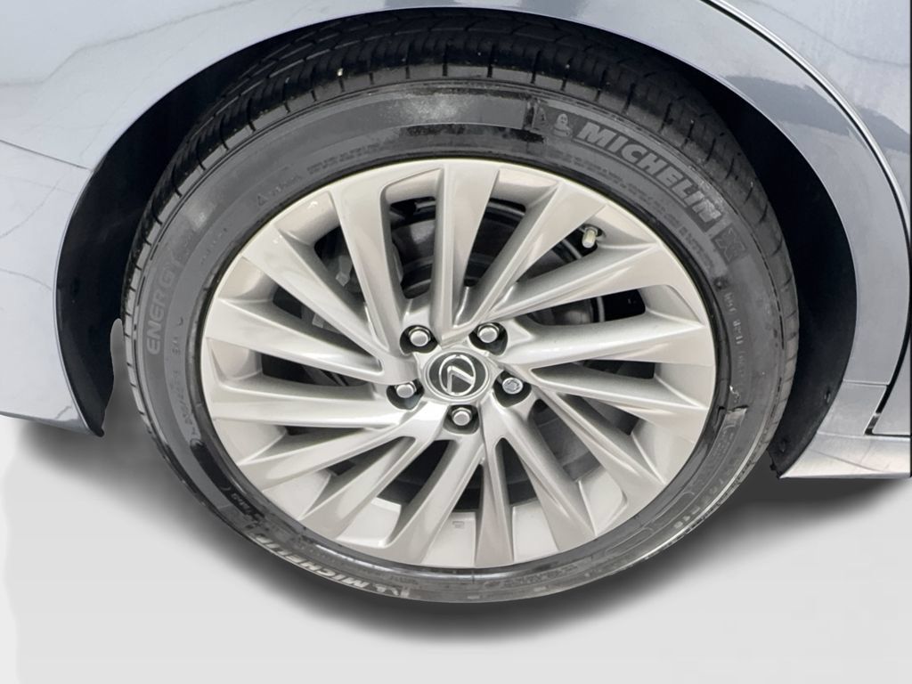 Used 2023 Lexus ES 300h w/ Accessory Package (Z1) FWD image 17