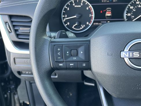 Certified 2025 Nissan Rogue S image 10