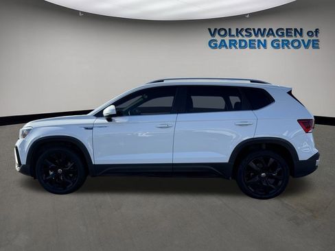 Used 2022 Volkswagen Taos SE image 4