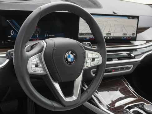 Certified 2026 BMW X7 xDrive40i AWD/4WD image 10