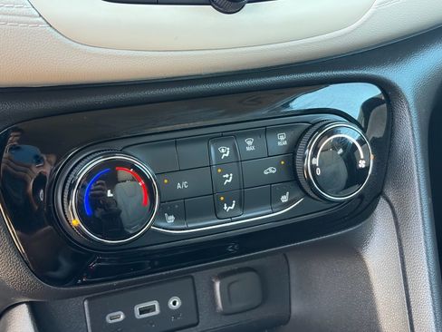 Used 2023 Buick Encore GX Preferred w/ Cold Weather Comfort Package FWD image 24