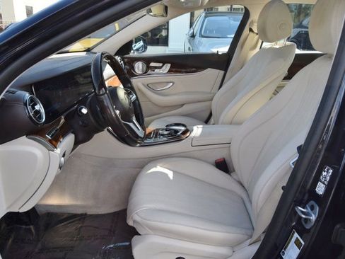 Used 2020 Mercedes-Benz E 450 4MATIC Sedan w/ Driver Assistance Package image 23