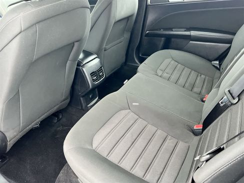 Used 2020 Ford Fusion SE image 18