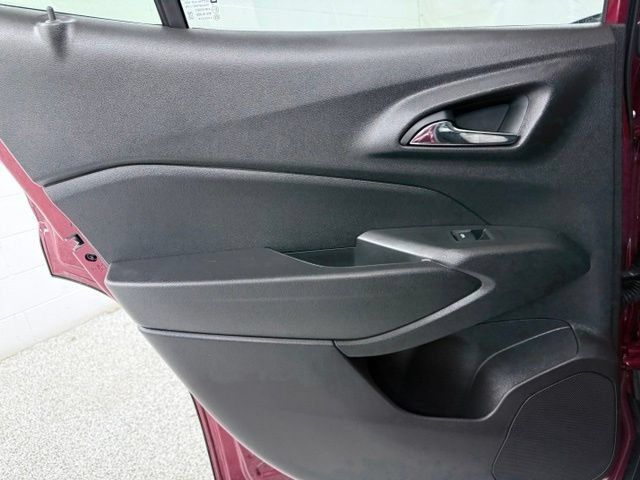 Used 2024 Chevrolet Trax LS w/ LS Convenience Package FWD image 20