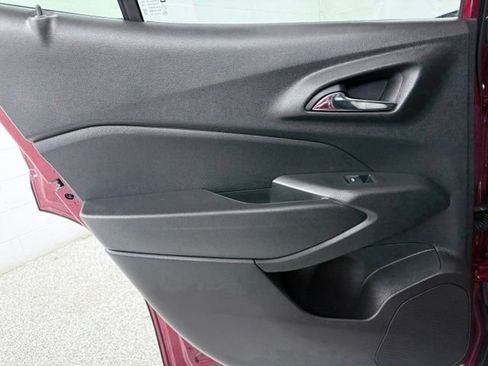 Used 2024 Chevrolet Trax LS w/ LS Convenience Package FWD image 20