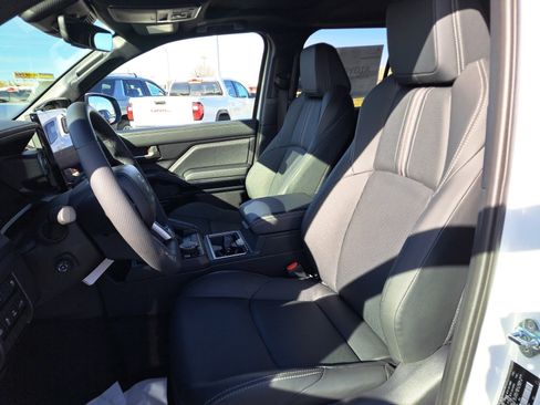 New 2025 Toyota 4Runner Limited image 19