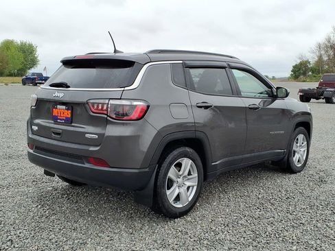 Used 2022 Jeep Compass Latitude w/ Convenience Group FWD image 7