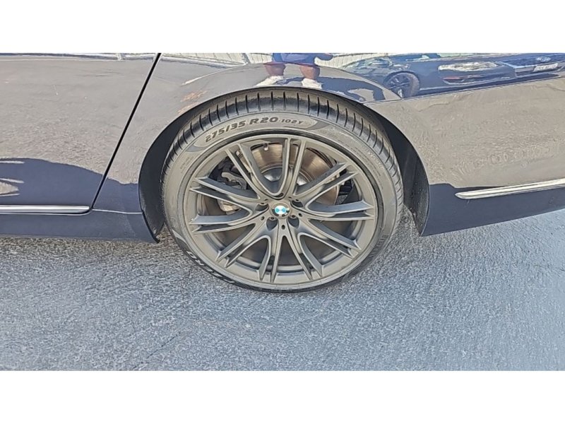 Used 2017 BMW 740i RWD image 10