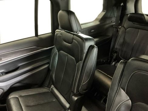 Used 2024 Jeep Grand Cherokee L Limited w/ Black Appearance Package AWD/4WD image 23