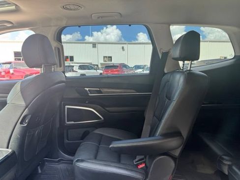 Used 2021 Kia Telluride EX w/ EX Premium Package FWD image 26
