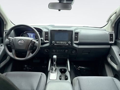 Used 2023 Nissan Frontier SV AWD/4WD image 14