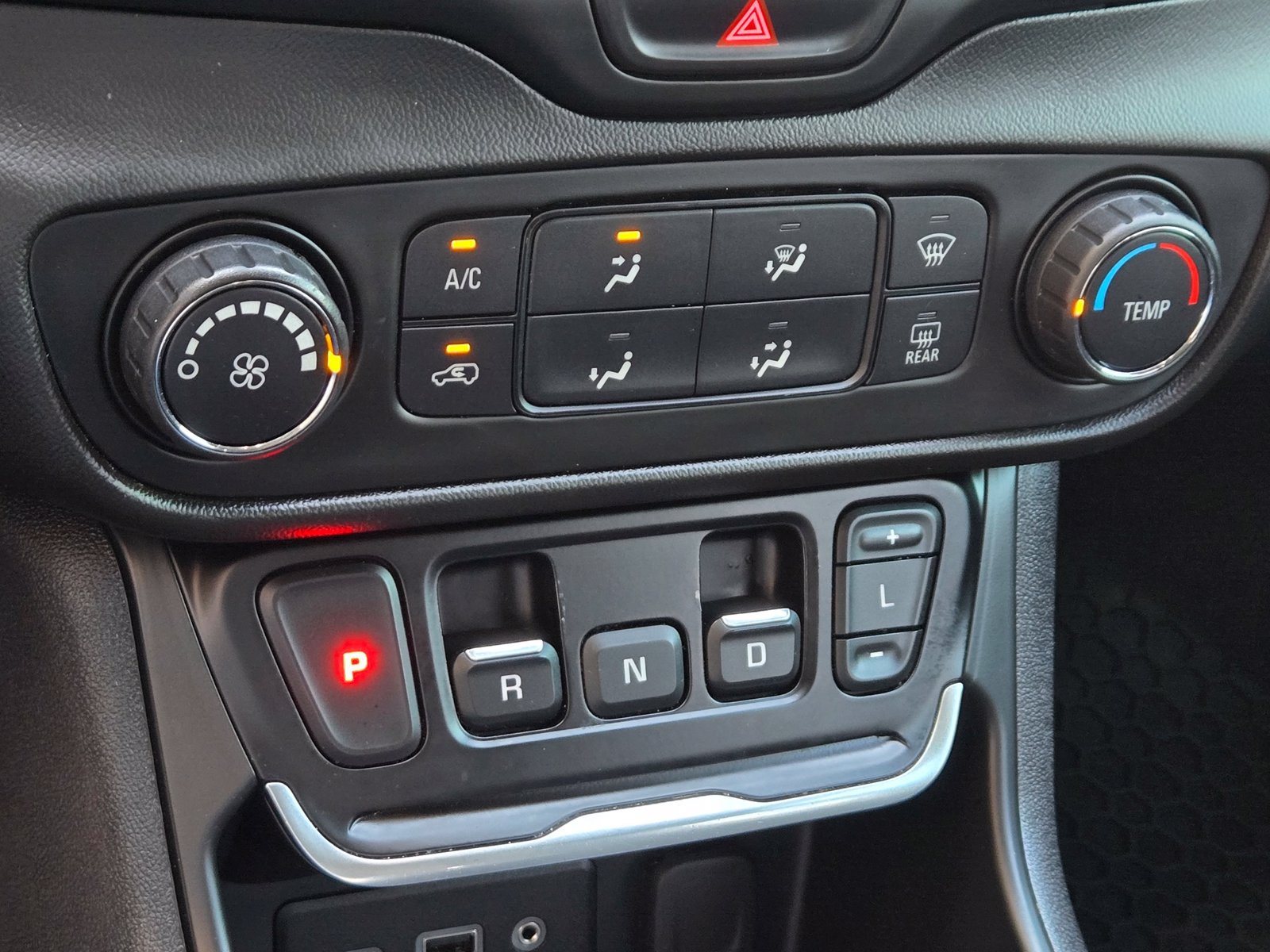 Used 2021 GMC Terrain SLE FWD image 17