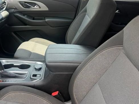Used 2019 Chevrolet Traverse LT FWD image 14