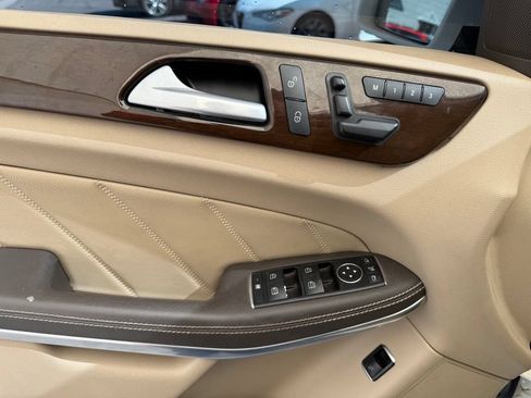 Used 2014 Mercedes-Benz GL 450 4MATIC image 13