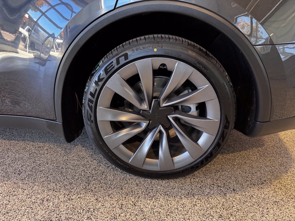 Used 2026 Tesla Model Y Long Range AWD/4WD image 10