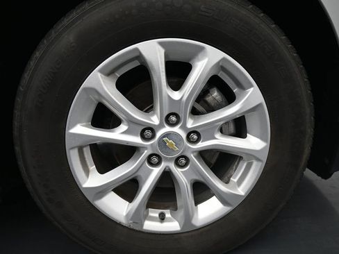 Used 2018 Chevrolet Equinox LT w/ Sun & Infotainment Package FWD image 11