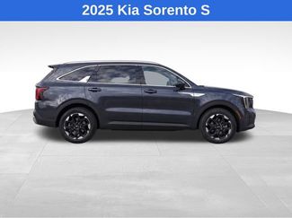 Used 2025 Kia Sorento S w/ Panoramic Sunroof Package FWD video 2