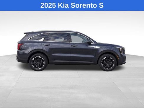 Used 2025 Kia Sorento S w/ Panoramic Sunroof Package FWD image 2
